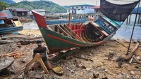 Cara Kancil memperbaiki perahu nelayan terbilang baik. Kancil juga sangat rajin dalam bekerja, dia biasa kerja seharian dan tak mengenal waktu. Keterbatasan Kancil sejauh ini tidak menghalanginya Muslim dan rekan-rekannya dalam bekerja.