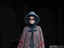 10 Busana Muslim di Jogja Fashion Week 2022, Tema Labuan Bajo - Borobudur