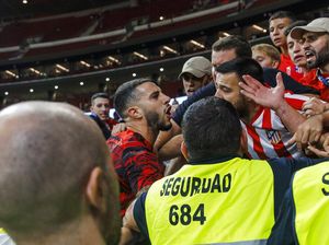 Foto: Atletico Kalah, Pemainnya Marah dan Ribut sama Fans Sendiri