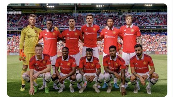 Chelsea tampil layaknya Manchester United ketika dilibas 3 gol tanpa balas oleh Leeds United. Foto: Twitter