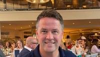 Michael Owen, mantan pesepak bola Inggris yang pernah bermain untuk Liverpool, Real Madrid, Newcastle United, Manchester United, dan Stoke City. Foto: Instagram @themichaelowen / YouTube RANS Entertainment