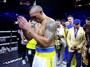 Oleksandr Usyk yang Kalem Saat Sabuk Juaranya Dibuang Anthony Joshua