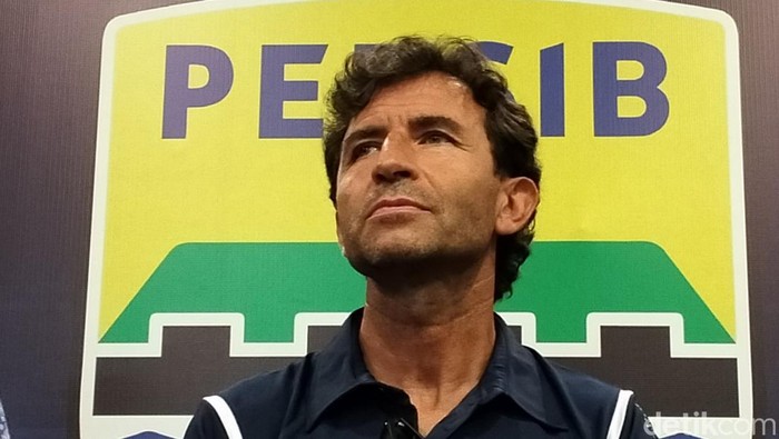 Pelatih Persib, Luis Milla