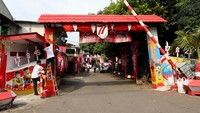 Menjadi bagian dalam sinergi besar antara karyawan/ti Nippon Paint, mitra bisnis dan warga masyarakat untuk pesta kemerdekaan ini, Nippon Paint Indonesia kembali menyelenggarakan kegiatan Pengecatan Gapura Merah Putih 2022.