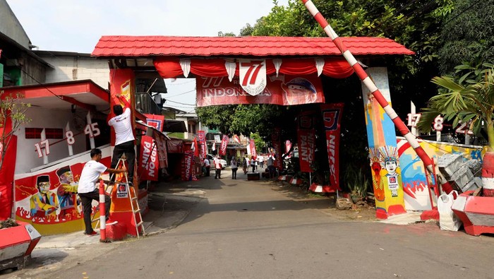 Pengecatan Puluhan Ribu Gapura Merah Putih DIganjar MURI Nippon Paint kembali menggelar pengecatan Gapura Merah Putih di 18.189 Gapura di seluruh Indonesia. Dalam rangka HUT ke-77 RIitu pula diganjar MURI.
