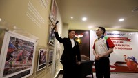 Komitmen dan konsistensi Nippon Paint Indonesia dalam menggelar Warnai Kehidupan #ColouringLives Gapura Merah Putih sejak 2016 ini diganjar apresiasi yang ke-3 kalinya oleh Museum Rekor-Dunia Indonesia (MURI).