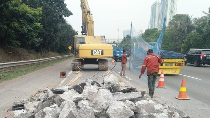 Perbaikan jalan tol Jakarta-Tangerang