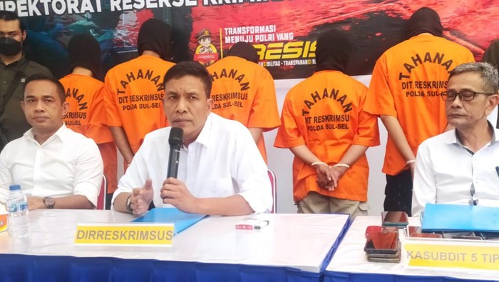 Polda Sulsel merilis kasus pengungkapan bandar judi online.