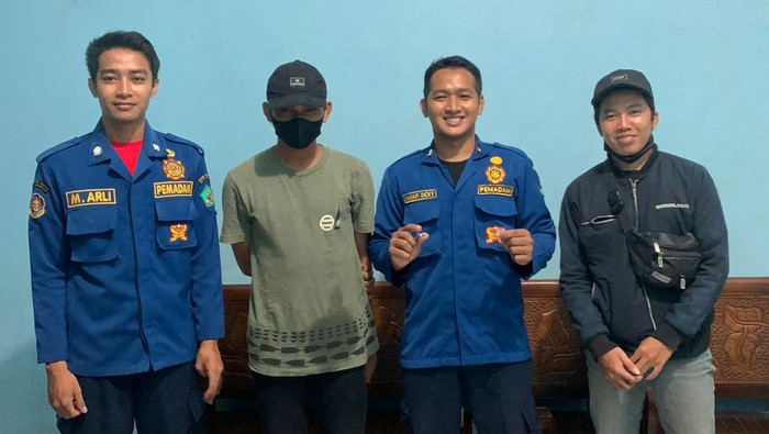Pria Sidoarjo yang meminta tolong melepas cincin dari kemaluannya