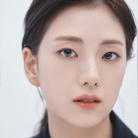 Kakak-beradik itu mewarisi gen visual dalam keluarganya. Jiyoon pun menyusul Jisoo BLACKPINK sebagai artis dan bergabung dalam agensi Agency Peace. Foto: Instagram