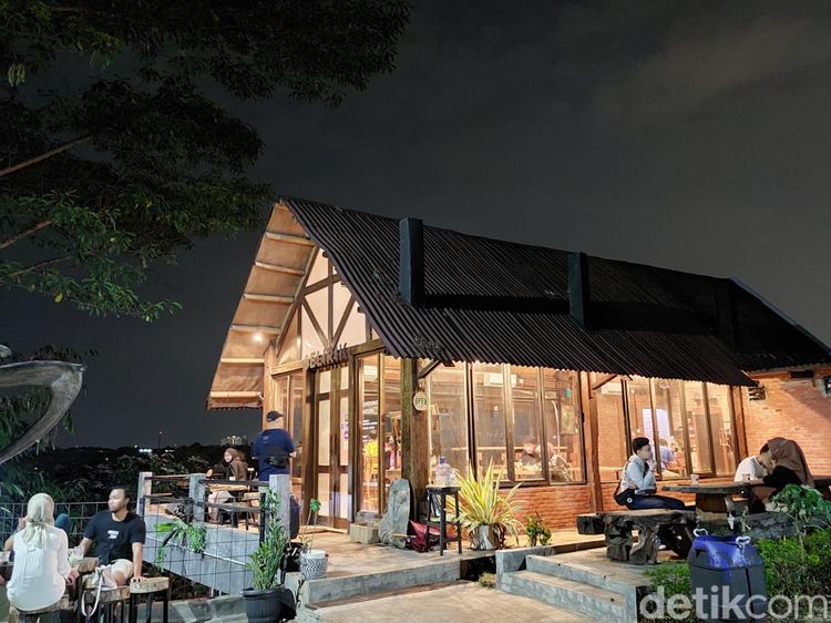 Bukan Puncak, Syahdunya Malam Ini di Kedai Kopi Tangsel