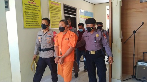 Seorang residivis kembali dibekuk lantaran nekat mencuri tas berisi handphone di areal parkir Kebun Raya Jagatnatha, tepat di depan Polsek Kota Jembrana, Bali.