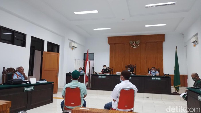 2 penghuni kerangkeng Bupati Langkat nonaktif saat memberikan kesaksian dianiaya anggota TNI. (Farid/detikSumut)