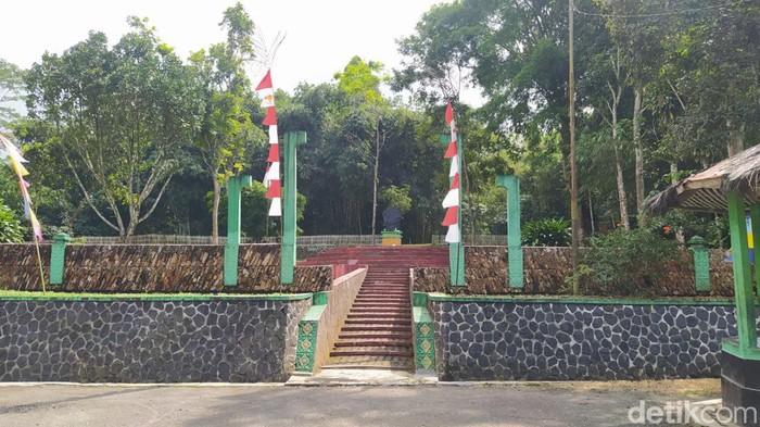 Situs Geger Hanjuang di Tasikmalaya.