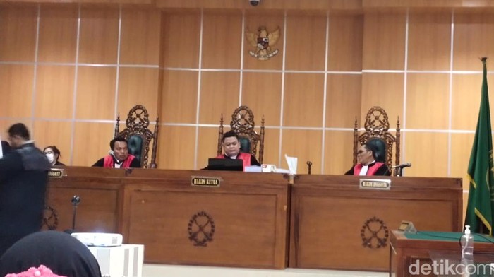 Suasana persidangan pembacaan tuntutan AGM di Pengadilan Tipikor Samarinda.