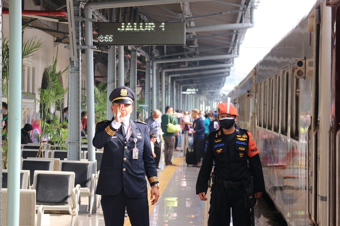 Suasana stasiun kereta api kawasan Jakarta (Dok PT KAI)