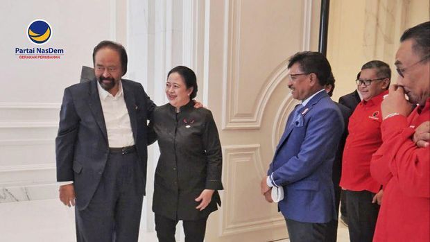 Surya Paloh peluk Puan Maharani saat bertemu di NasDem Tower