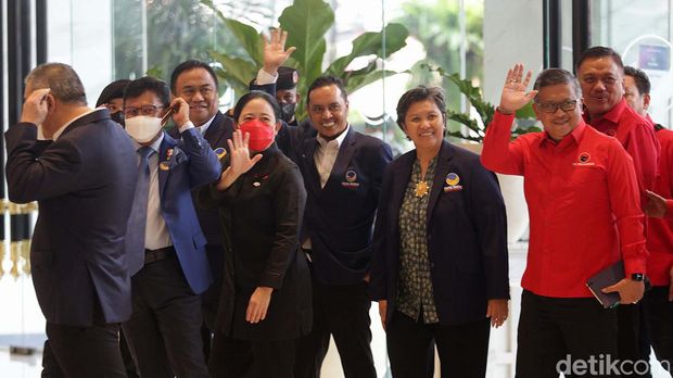 Ketua DPP PDI Perjuangan (PDIP), Puan Maharani, tiba di NasDem Tower untuk bertemu dengan Ketum NasDem, Surya Paloh. Pertemuan keduanya sebagai bentuk silaturahmi.