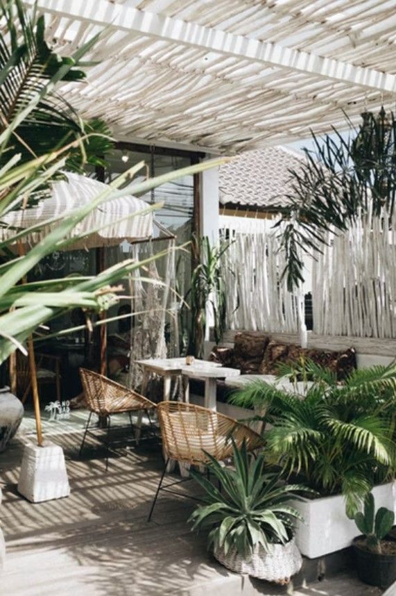 Contoh teras rumah minimalis.