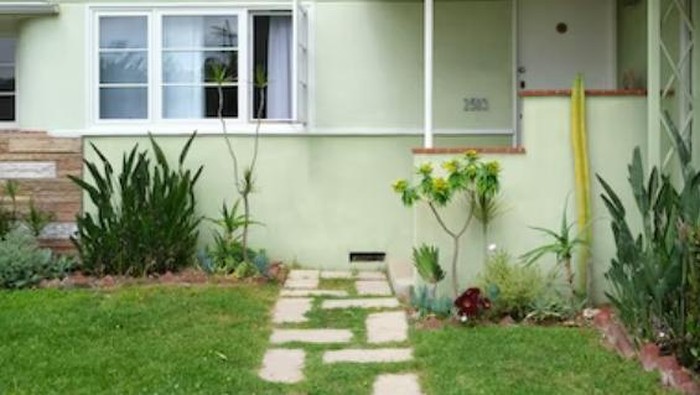 Contoh teras rumah minimalis.
