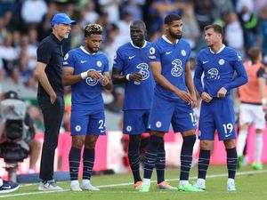 Duh! Staf Pelatih Chelsea Harus Naik Bus ke Leeds