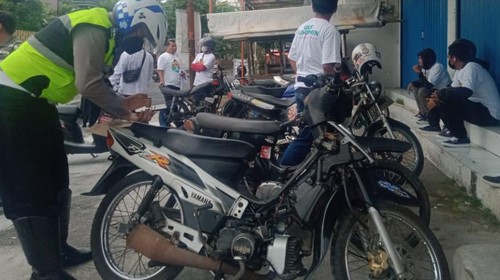 Tujuh pemotor pendukung Muhaimin Iskandar yang ditindak Satlantas Polres Klaten gegara pakai knalpot brong, Minggu (21/8/2022).
