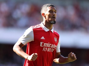 Saliba Ingin Segera Rasakan Angkat Trofi bersama Arsenal