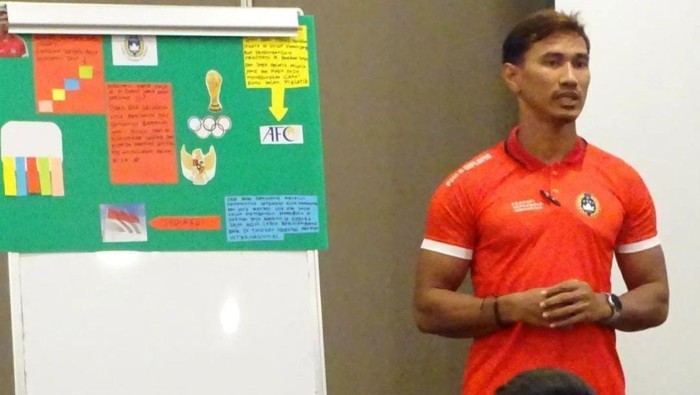 Zulkifli Syukur ikut kursus pelatih A AFC