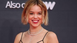 Perjalanan Milly Alcock ke Supergirl ternyata nggak mudah. Foto: AFP via Getty Images/HOLLIE ADAMS