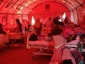 Ibu-Bayi Baru Lahir Tidur di Tenda RS Lombok gegara Trauma Gempa