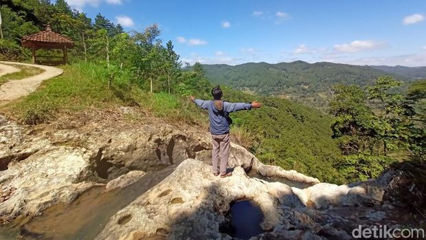 Air terjun Jurang Gandul Ponorogo