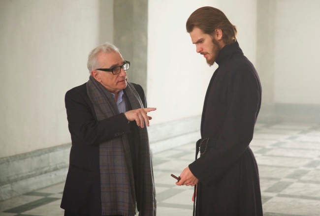 Silence merupakan film garapan sutradara legendaris Martin Scorsese dan berhasil mengantongi sebuah nominasi Oscar di Academy Awards 2017 untuk kategori Best Achievement in Cinematography. Sejumlah aktor ternama yang menjadi lawan main Andrew Garfield di antaranya Adam Driver dan Liam Neeson. (Foto: Dok. SharpSword Films)