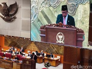 Legislator PDIP Doakan Puan Maharani Presiden di Mimbar Paripurna