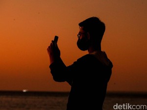Langit Jadi Jingga Saat Fajar dan Senja, Kok Bisa?