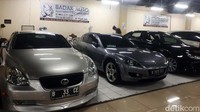 Ternyata, jumlah bursa atau showroom di lantai ini mencapai 20 bursa.