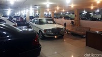 Dibalik sepinya mal ini, ternyata beberapa bursa mobil mengaku, pandemi tidak terlalu memberikan pengaruh terhadap kelangsungan bisnis mereka. seperti yang terjadi pada salah satu bursa di sana yakni Karunia Panca Selaras (KPS).