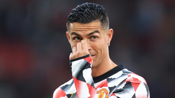 MANCHESTER, ENGLAND - AUGUST 22: Cristiano Ronaldo of Manchester United warms up during the Premier League match between Manchester United and Liverpool FC at Old Trafford on August 22, 2022 in Manchester, United Kingdom. (Photo by Simon Stacpoole/Offside/Offside via Getty Images)
