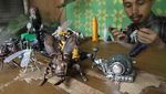 Cuan Nih, Pria di Bogor Sulap Bahan Bekas Jadi Mainan Robot Hewan