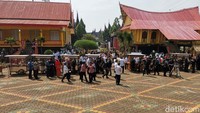Renovasi TMII pun ditargetkan rampung dalam waktu dekat dan bisa dinikmati masyarakat.