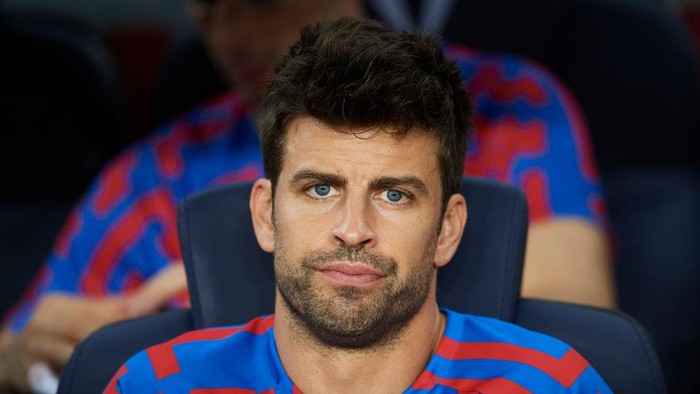 SAN SEBASTIAN, SPAIN - AUGUST 21: Gerard Pique of FC Barcelona looks on before the LaLiga Santander match between Real Sociedad and FC Barcelona at Reale Arena on August 21, 2022 in San Sebastian, Spain. (Photo by Ion Alcoba/Quality Sport Images/Getty Images)