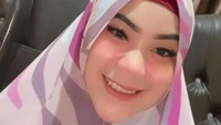 Yuni adalah sosok istri kedua Gus Samsudin. Foto: dok. Instagram Yuni Gus Samsudin