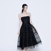 Gaun yang dikenakan Jisoo BLACKPINK, Black Tule and Lace Dress merupakan koleksi DIOR Winter 2022-2023. Foto: dok. Instagram @sooyaaa__