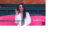 Berawal dari aksinya berjualan gorden, Jill Shine viral dan menjadi selebgram. Diketahui ia adalah adik dari Robby Shine. Foto: Dok. Youtube Transtv.