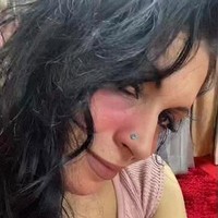 Kak Jill berasal dari Medan, Sumatera Utara dan sudah lama berada di Jakarta. Kak Jill mengungkapkan alasan menjual gorden di TikTok. Karena Kak Jill kepengen mendapatkan yang lebih baik lagi. Kak Jill mulai TikTok baru empat bulan. Kak Jill merasa seperti emak-emak biasa, anak saya sudah berusia 17 tahun, ucapnya. Foto: Dok. TikTok @jill_shine2.