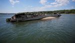 Kapal Perang Jerman Muncul di Sungai Danube Serbia yang Mengering