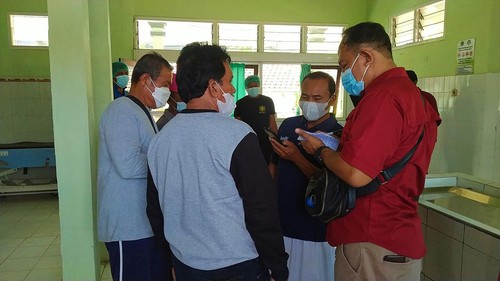 Keluarga korban berada di RSU Negara, Jembrana, Bali, Selasa (23/8/2022).