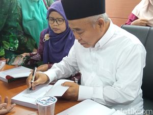 Luncurkan Buku Inspiratif, Ini Harapan Kiai Miliarder untuk Dunia Pendidikan