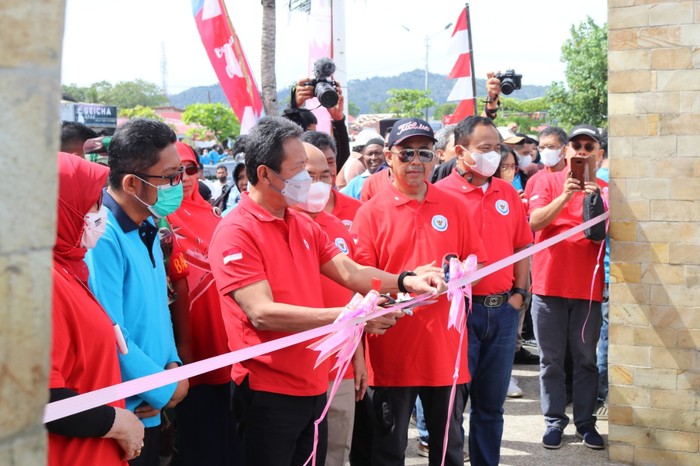 KKP Serahkan Bantuan 250 Bekal Melaut untuk Nelayan di Padang