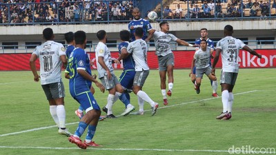 Dapat Dua Penalti, Persib Kalah 2-3 dari 10 Pemain Bali United