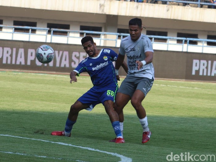 Laga Persib Bandung vs Bali United di Stadion Gelora Bandung Lautan Api (GBLA), Selasa (23/8/2022).